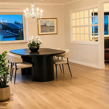 Alloggio in famiglia Arendalsuka 2026 Stay-sea View Floor, 15 Min From Arendal Grimstad (Aust-Agder)